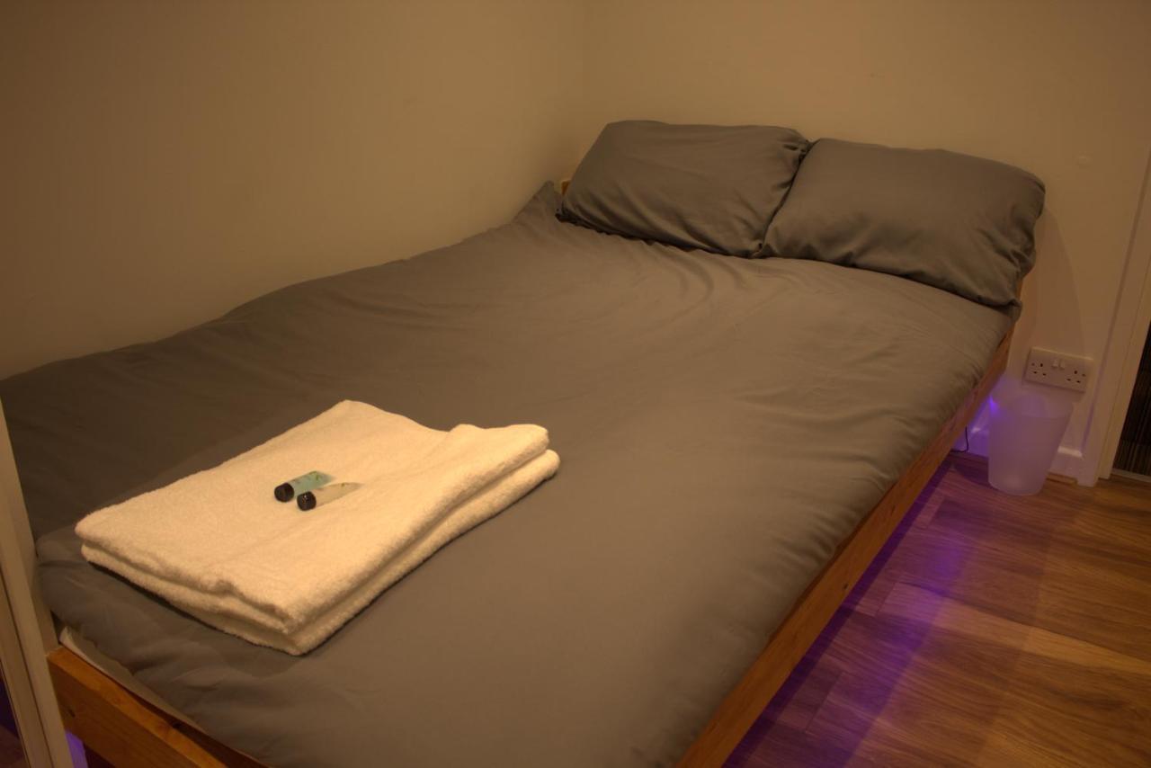 Central Serviced Apartments - Two Bedroom Apartment Cardiff Zewnętrze zdjęcie