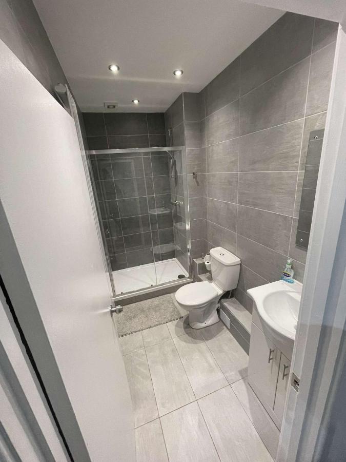 Central Serviced Apartments - Two Bedroom Apartment Cardiff Zewnętrze zdjęcie